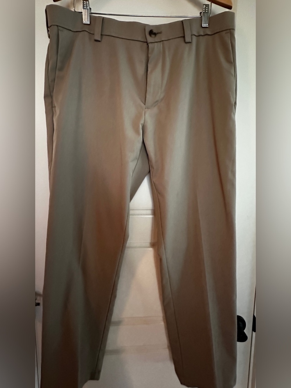 Haggar Men's Khaki Chinos - Classic Tan